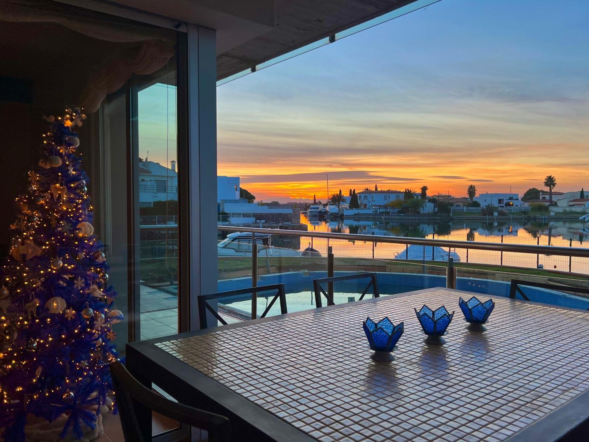 Blau Apartamento Frente A Los Canales Y Las Puestas De Sol De Roses Esterno foto
