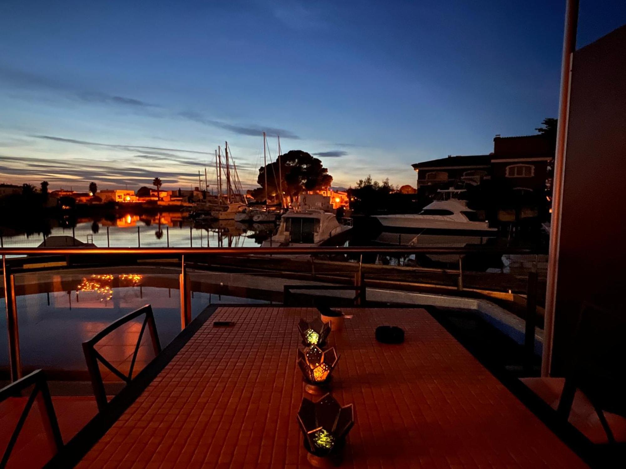 Blau Apartamento Frente A Los Canales Y Las Puestas De Sol De Roses Esterno foto
